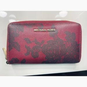 Michael Kors wallet - used - super cute